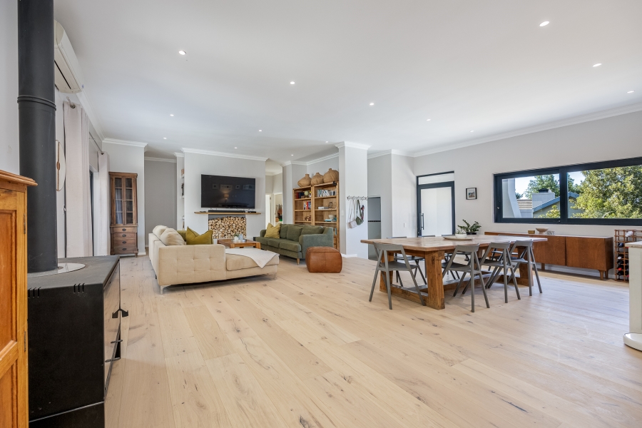 4 Bedroom Property for Sale in Kanonberg Western Cape